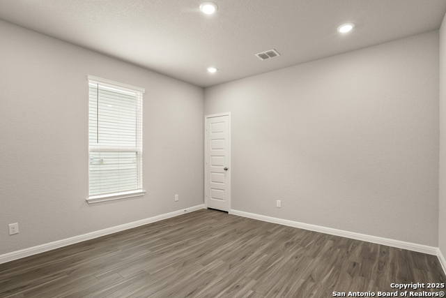 Image 12 of 33 For 7810 Granger Cove