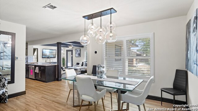 Listing photo id 8 for 207 Woodlake