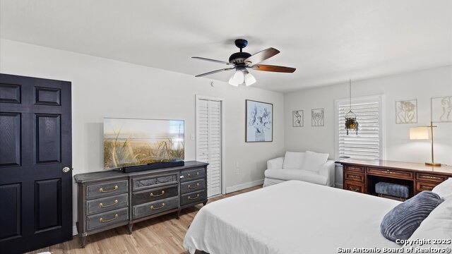 Listing photo id 15 for 207 Woodlake