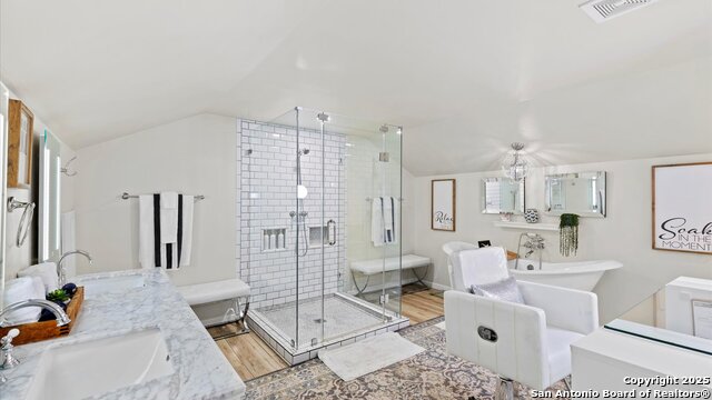 Listing photo id 24 for 207 Woodlake