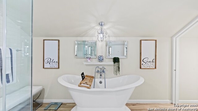 Listing photo id 25 for 207 Woodlake