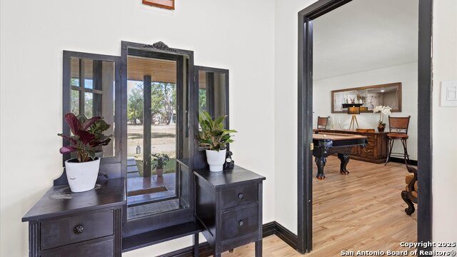 Listing photo id 1 for 207 Woodlake