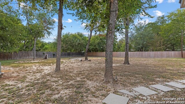 Listing photo id 34 for 207 Woodlake