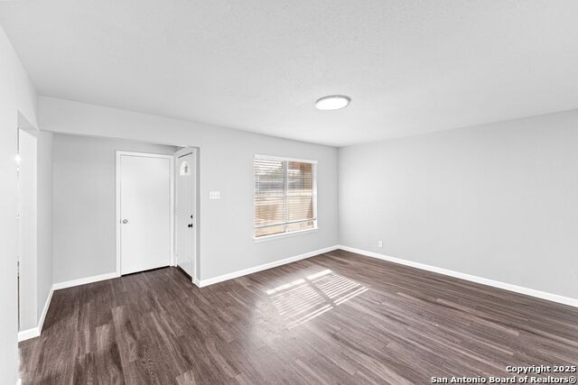 Image 6 of 27 For 4319 Algruth Dr