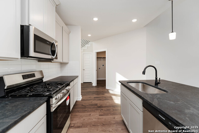 Image 7 of 28 For 5815 Carrier Ridge