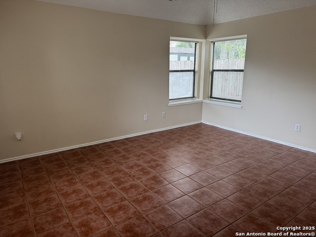 Image 11 of 21 For 11811 James Vinson