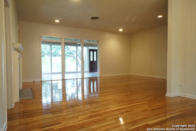 Image 26 of 31 For 149 Downing Dr