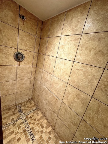 Image 20 of 21 For 391 Quentin