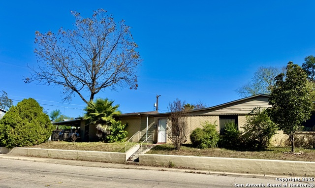 Image 3 of 21 For 391 Quentin