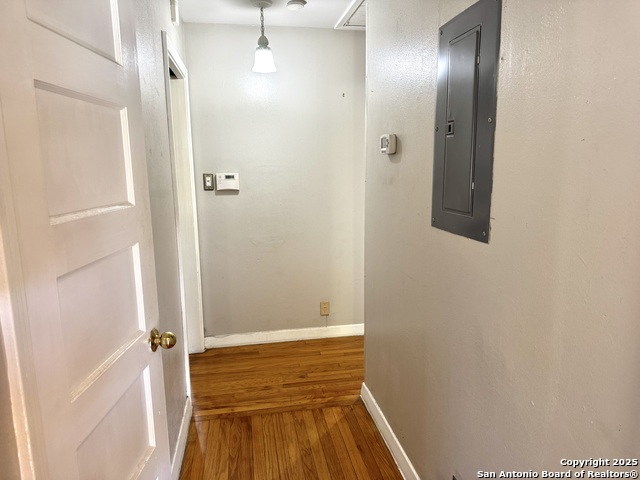 Image 9 of 21 For 391 Quentin