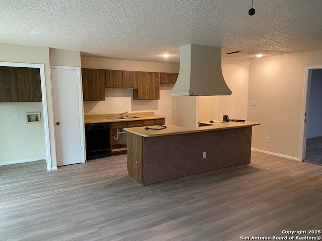 Image 2 of 20 For 6811 Brookfield