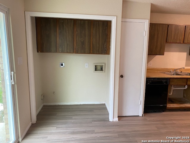 Image 7 of 20 For 6811 Brookfield