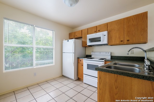 Image 15 of 26 For 120 Andrews St