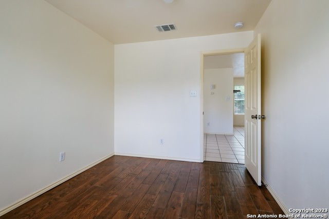 Image 17 of 26 For 120 Andrews St