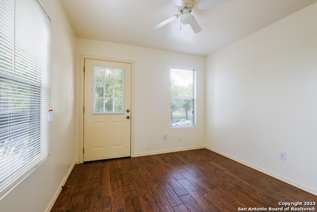 Image 23 of 26 For 120 Andrews St