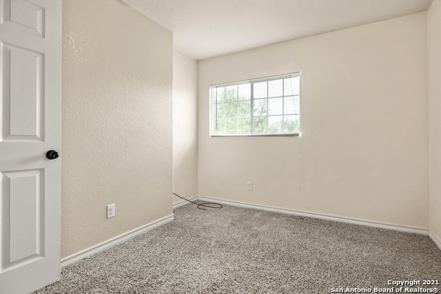 Image 14 of 17 For 4938 Flipper Dr