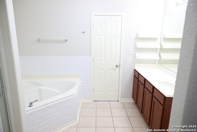 Image 11 of 25 For 10926 Acorn