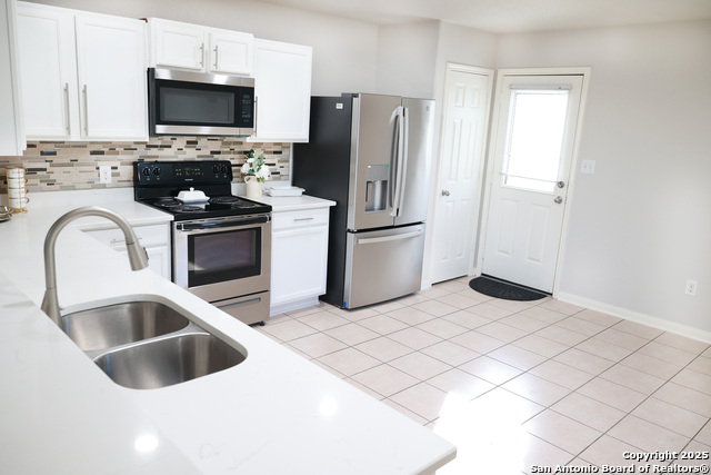 Image 7 of 25 For 10926 Acorn