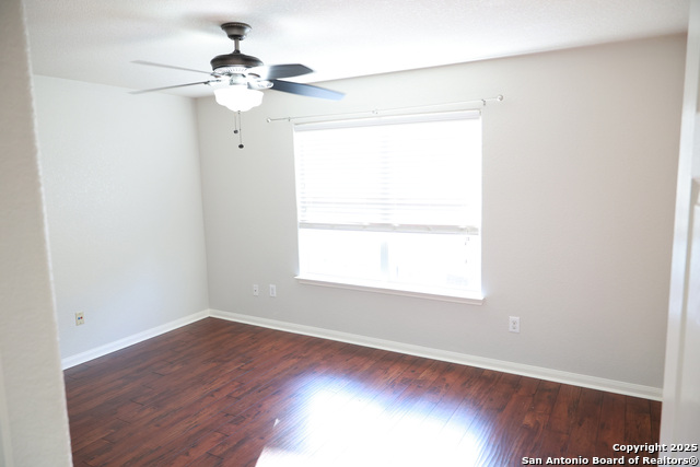 Image 8 of 25 For 10926 Acorn