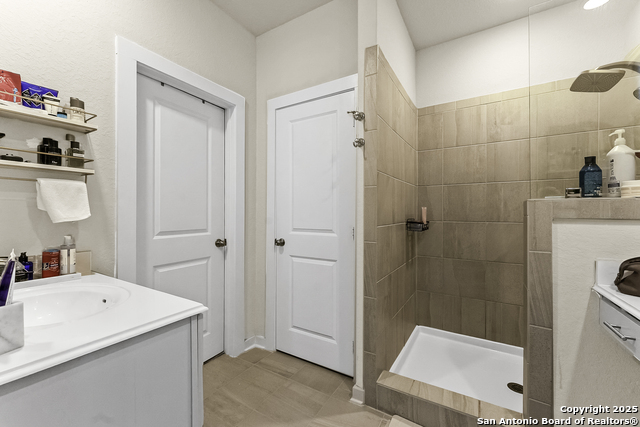 Image 15 of 22 For 6446 Babcock Rd #27