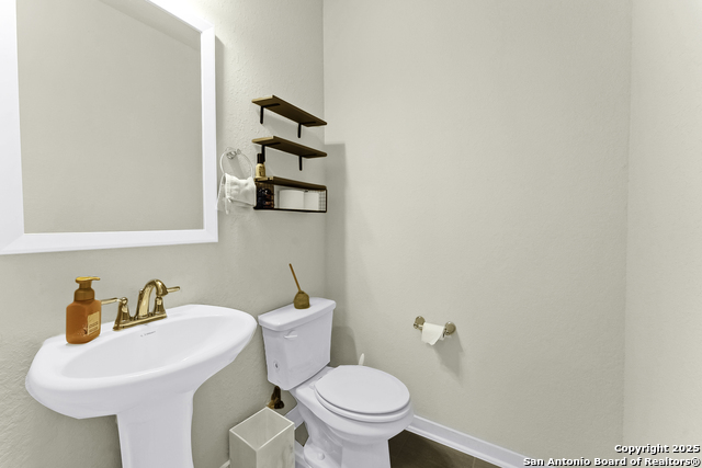 Image 21 of 22 For 6446 Babcock Rd #27