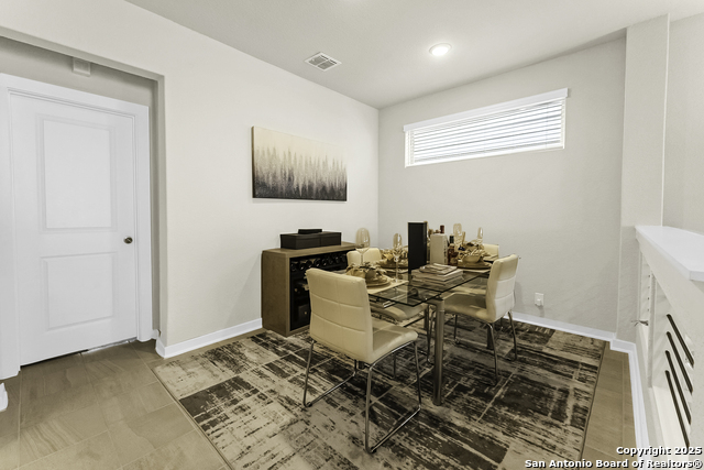 Image 7 of 22 For 6446 Babcock Rd #27