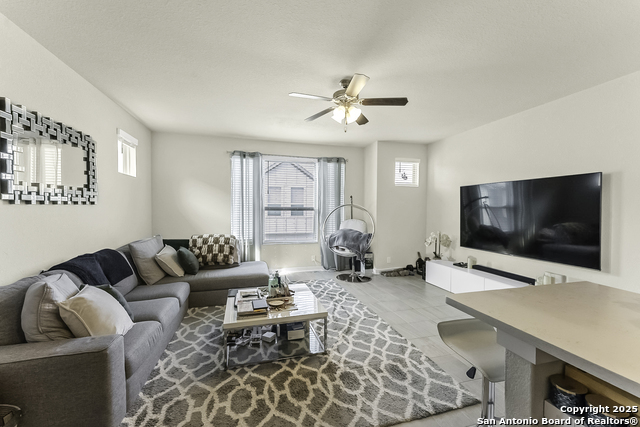 Image 9 of 22 For 6446 Babcock Rd #27