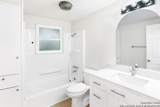 Image 16 of 24 For 9902 Lorene Ln