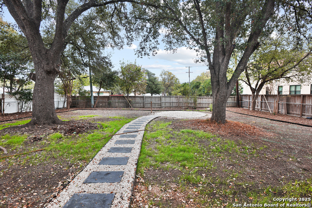 Image 21 of 24 For 9902 Lorene Ln