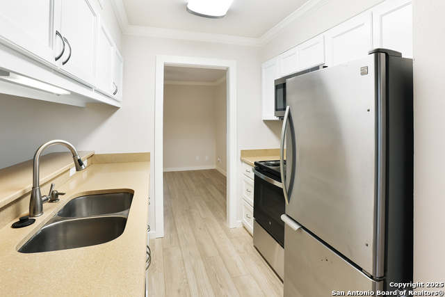 Image 7 of 24 For 9902 Lorene Ln