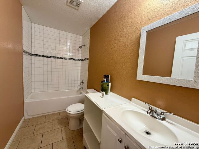 Image 14 of 17 For 3107 Travis W 1