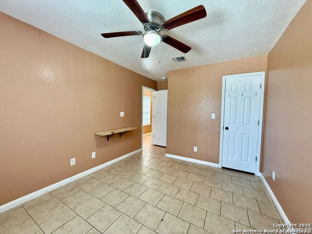 Image 8 of 17 For 3107 Travis W 1