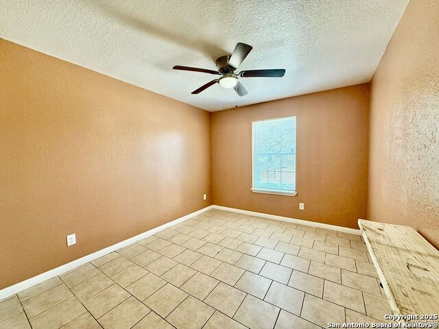 Image 9 of 17 For 3107 Travis W 1