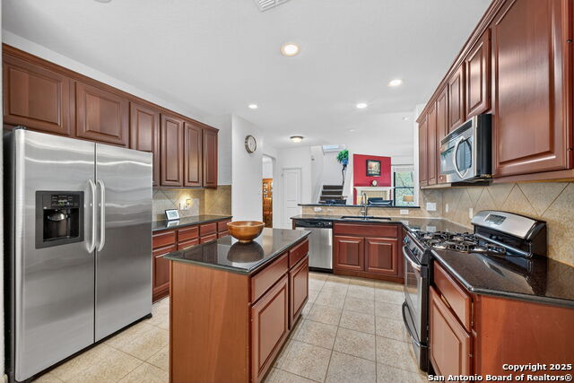 Image 16 of 36 For 614 Colosseo