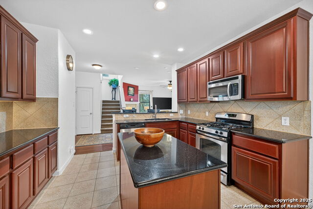 Image 17 of 36 For 614 Colosseo