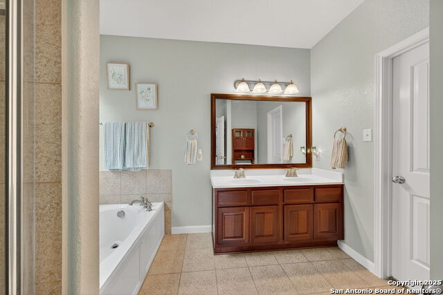 Image 23 of 36 For 614 Colosseo