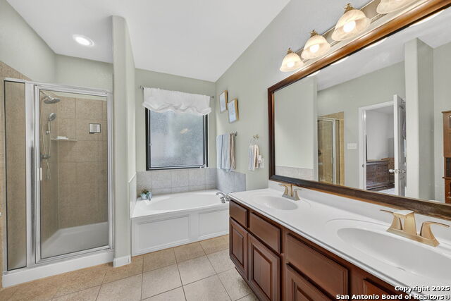 Image 24 of 36 For 614 Colosseo