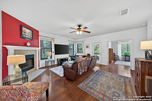 Image 8 of 36 For 614 Colosseo