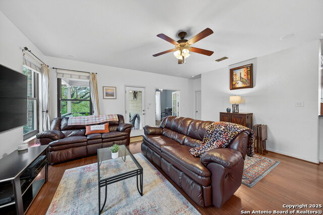 Image 9 of 36 For 614 Colosseo