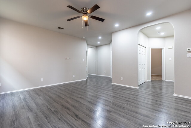 Image 12 of 32 For 6106 Briscoe Leaf