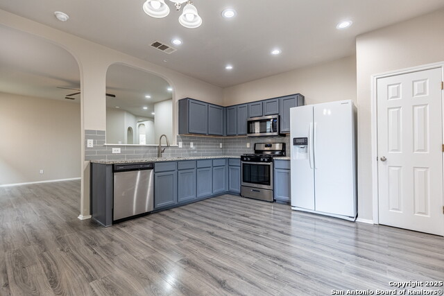 Image 15 of 32 For 6106 Briscoe Leaf