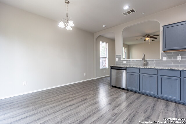 Image 16 of 32 For 6106 Briscoe Leaf