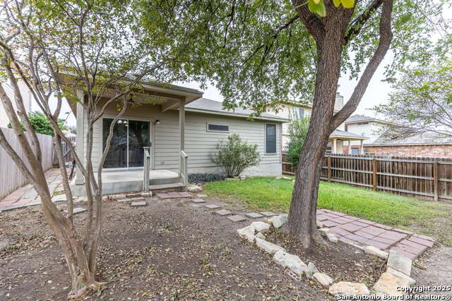 Image 29 of 32 For 6106 Briscoe Leaf