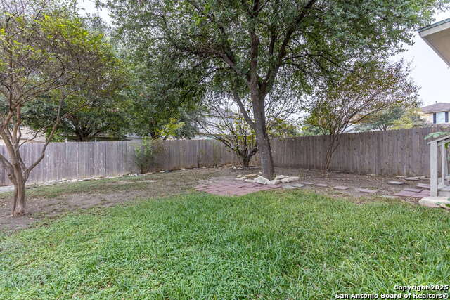 Image 30 of 32 For 6106 Briscoe Leaf