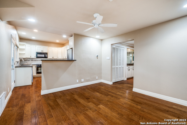 Image 11 of 27 For 7731 Broadway  A6