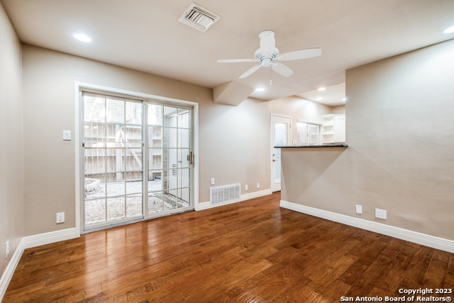 Image 12 of 27 For 7731 Broadway  A6