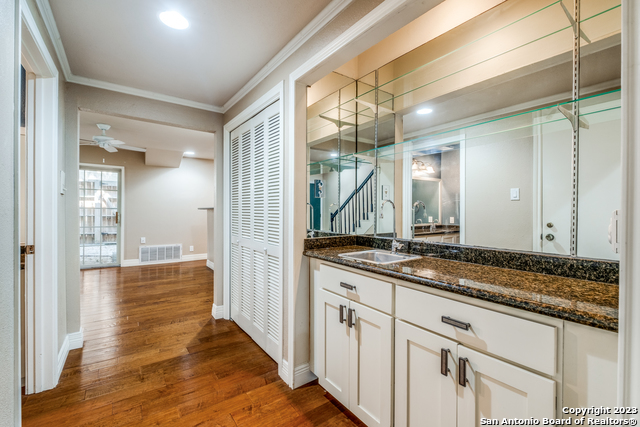 Image 13 of 27 For 7731 Broadway  A6