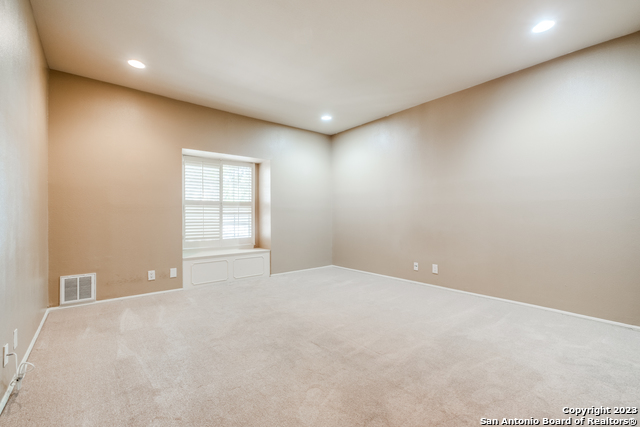 Image 16 of 27 For 7731 Broadway  A6