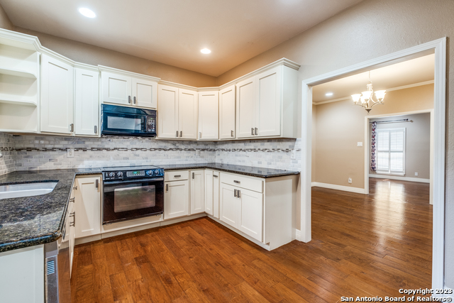 Image 8 of 27 For 7731 Broadway  A6