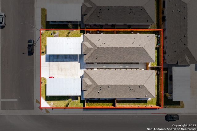 Listing photo id 2 for 1613 Molino Drive N